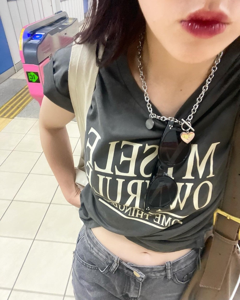 <CH2242808> サイドドロストクロップドTシャツ