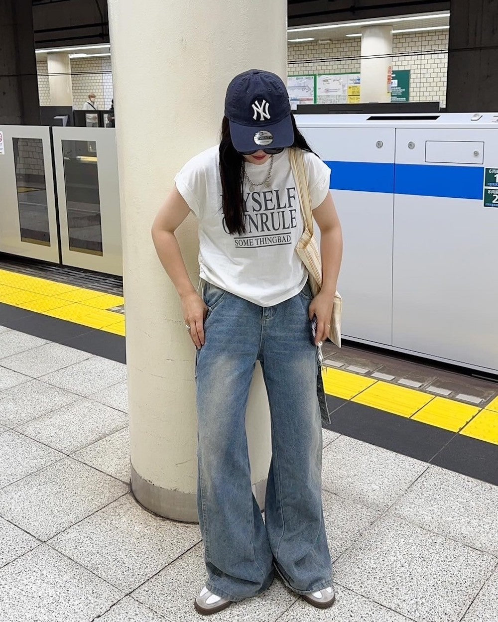 <CH2242808> サイドドロストクロップドTシャツ