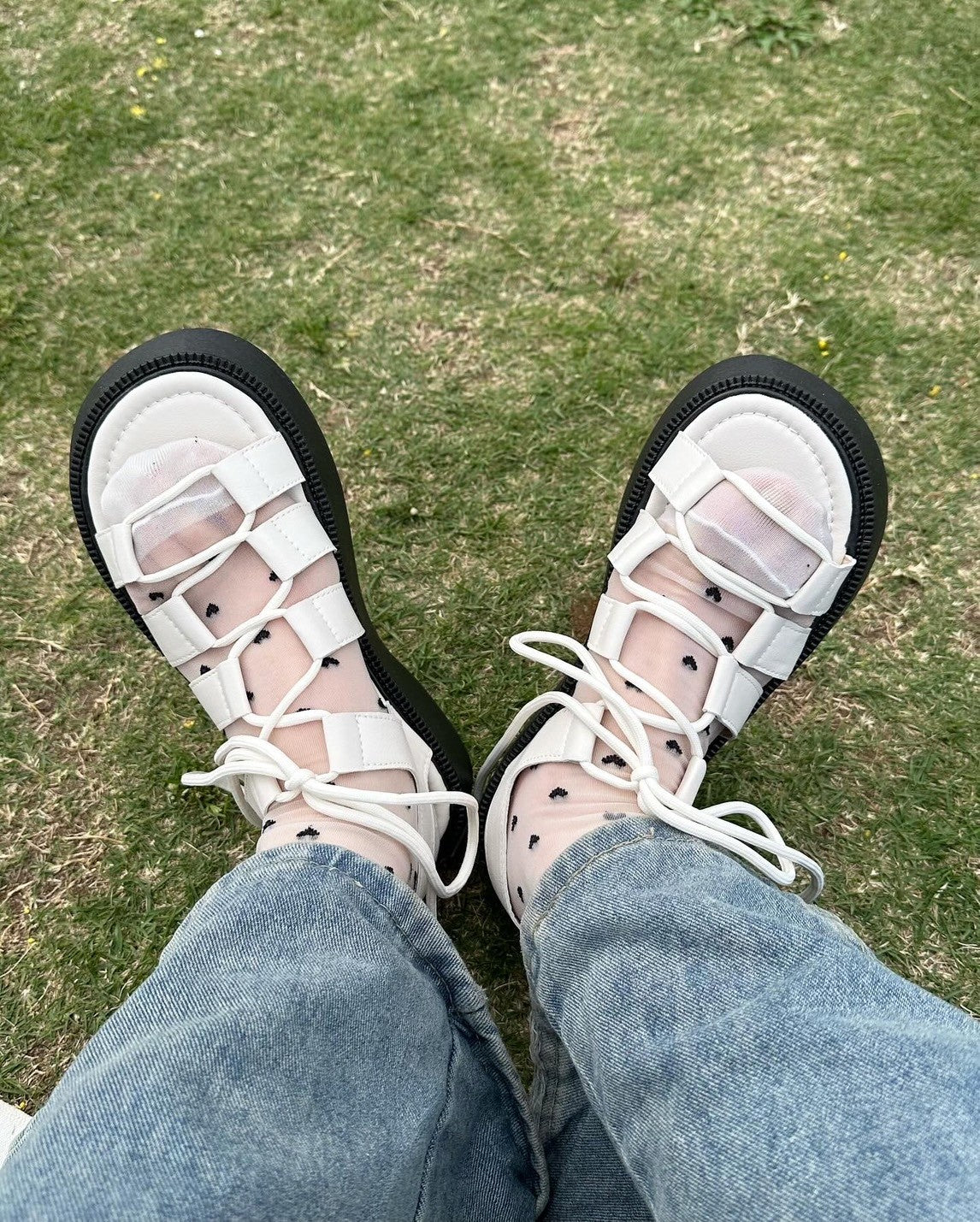 <CH3242801> リボンレースアップサンダル