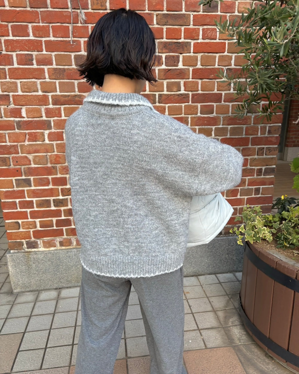 <LI2244106> バイカラーステッチビッグニット