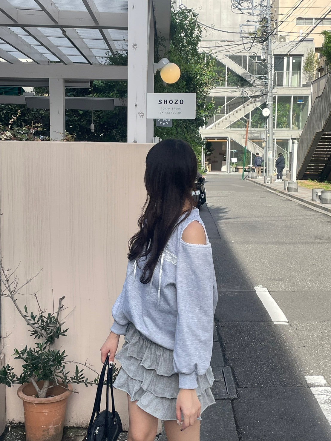 <QU2244203> レースリボンオープンジョルダースウェット