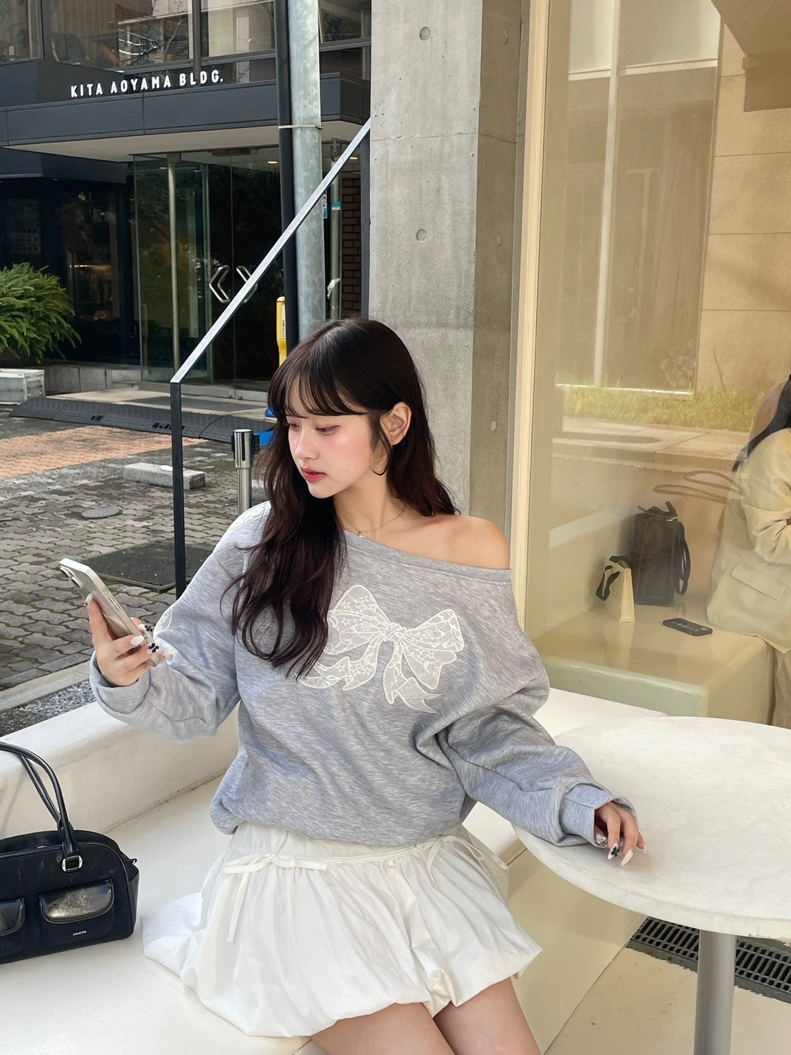 <QU2244204> レースリボンワンショルダースウェット