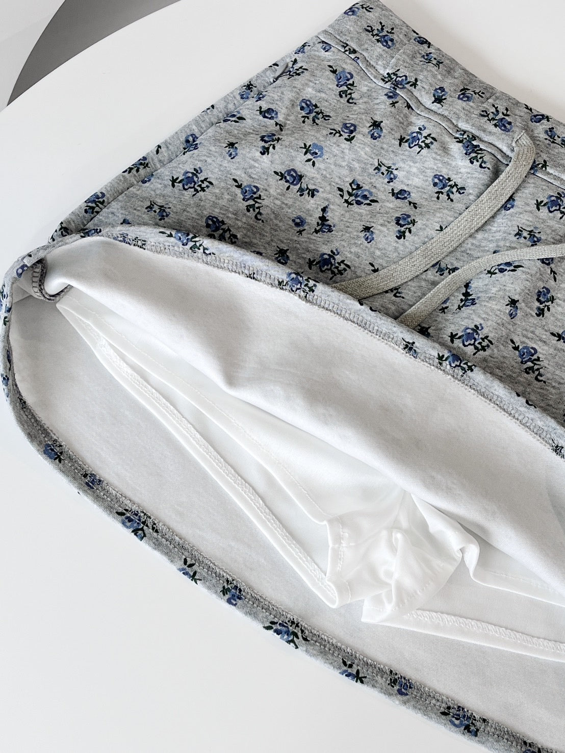 ※残りわずか!<SL2242603> フラワースウェットミニスカート