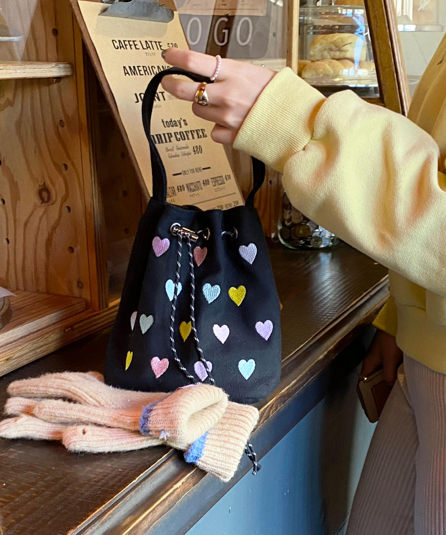 <SL1223701> 2WAYハート刺繍巾着バッグ