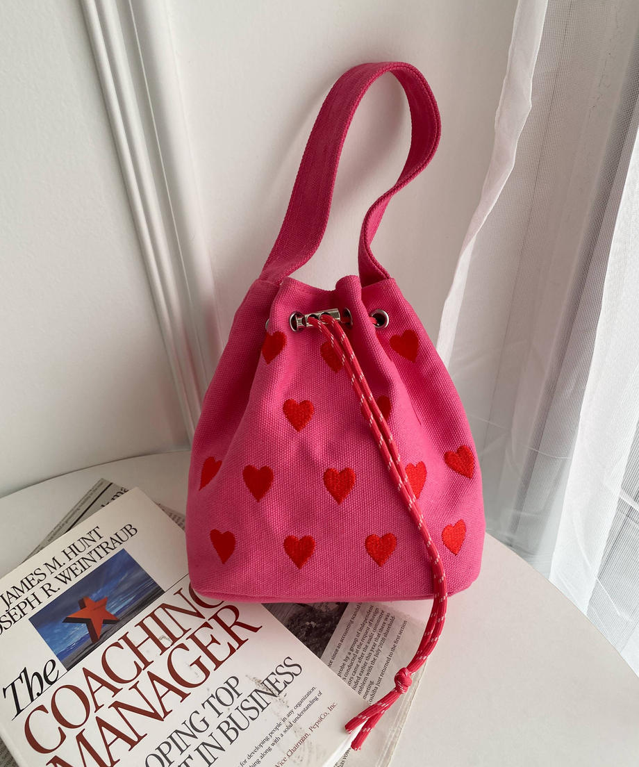 <SL1223701> 2WAYハート刺繍巾着バッグ