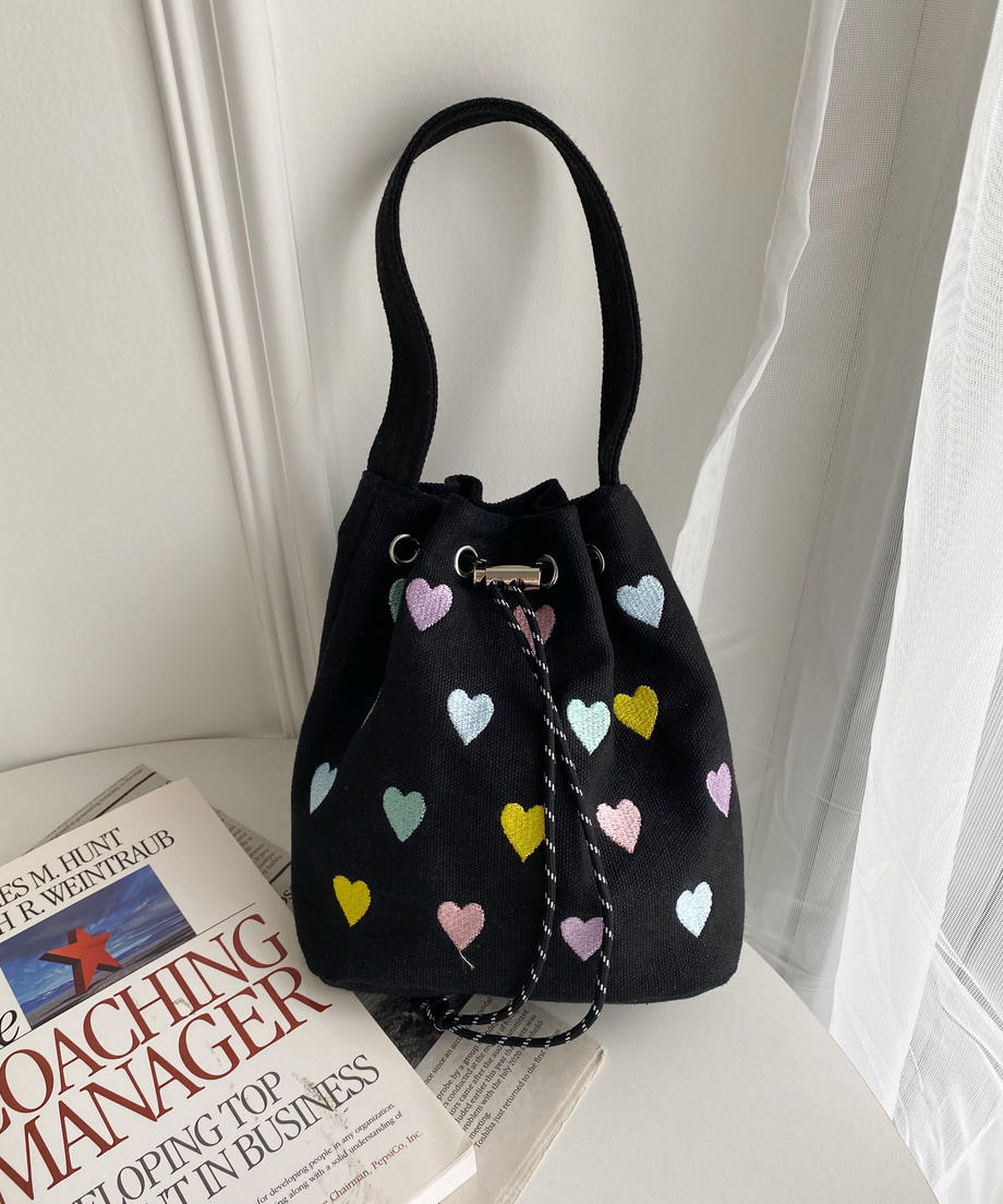 <SL1223701> 2WAYハート刺繍巾着バッグ