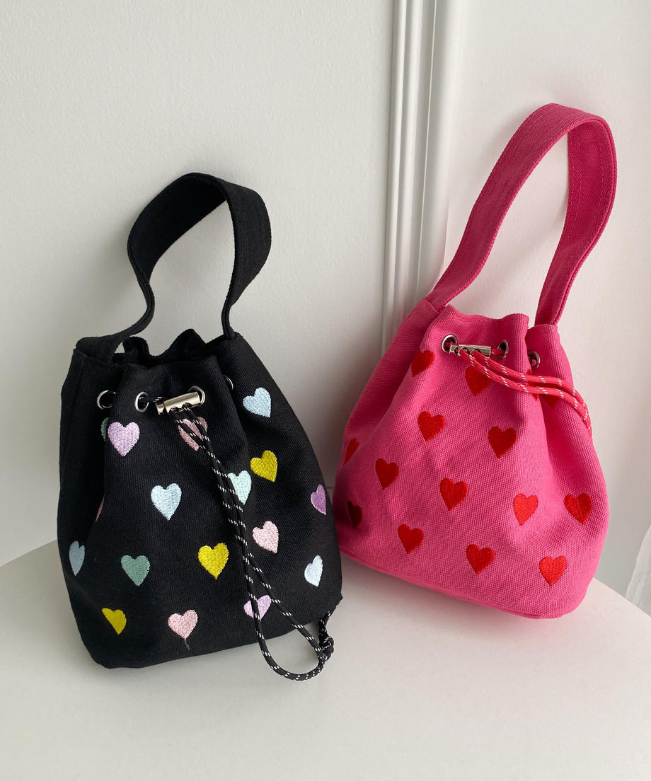 <SL1223701> 2WAYハート刺繍巾着バッグ