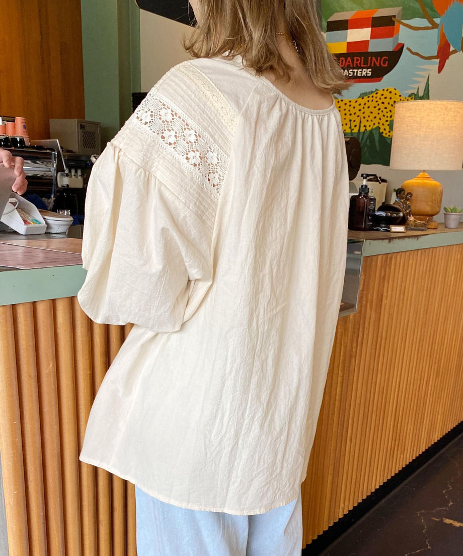 <SL2231664> cotton lace volume blouse
