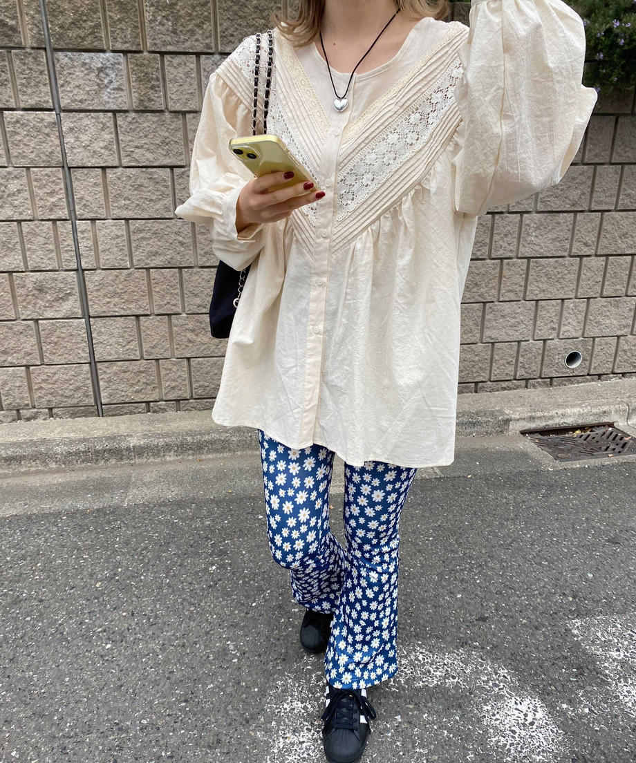 <SL2231664> cotton lace volume blouse