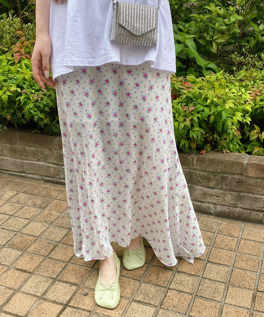 <SL2232723> 小花柄フレアロングスカート