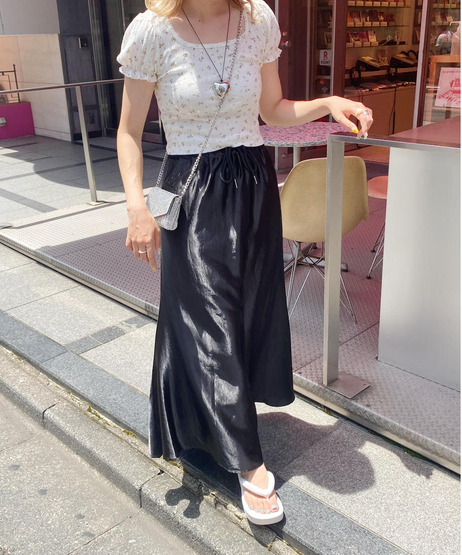 <SL2232728> サテンフレアロングスカート