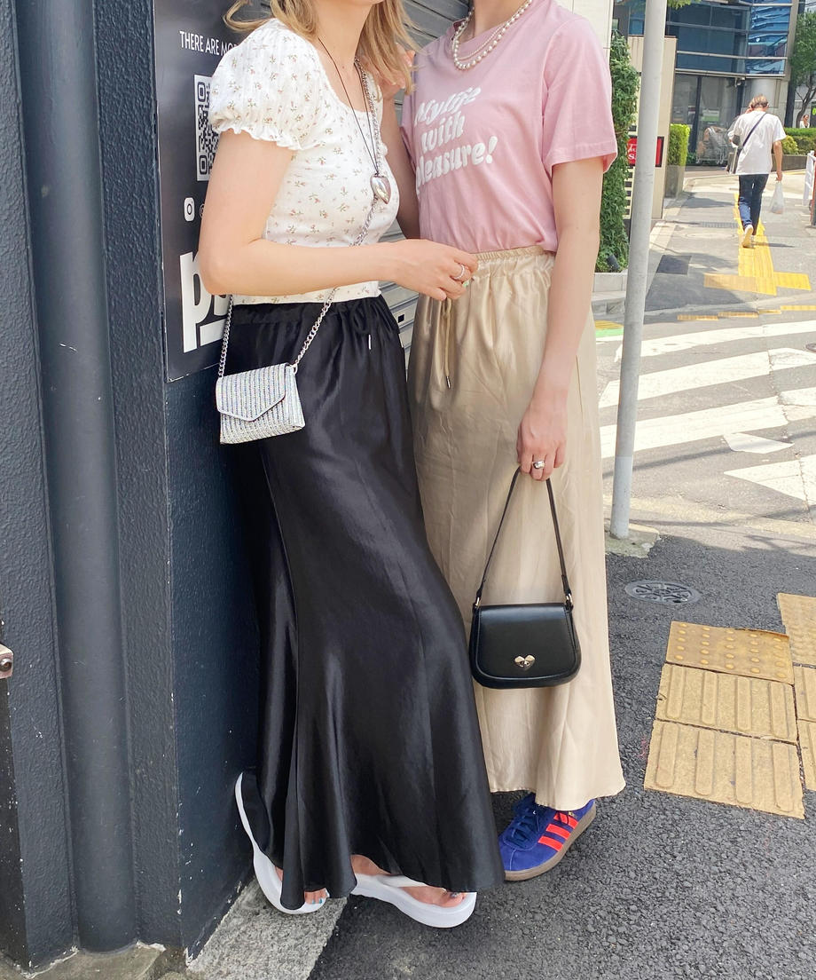 <SL2232728> サテンフレアロングスカート