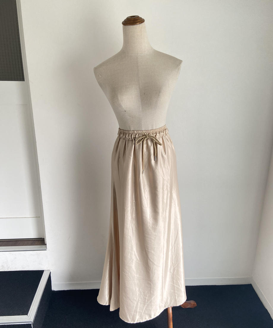 <SL2232728> サテンフレアロングスカート