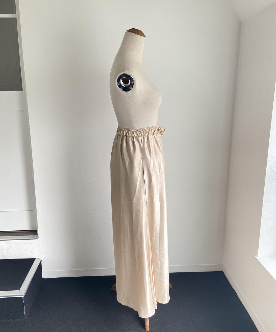<SL2232728> サテンフレアロングスカート