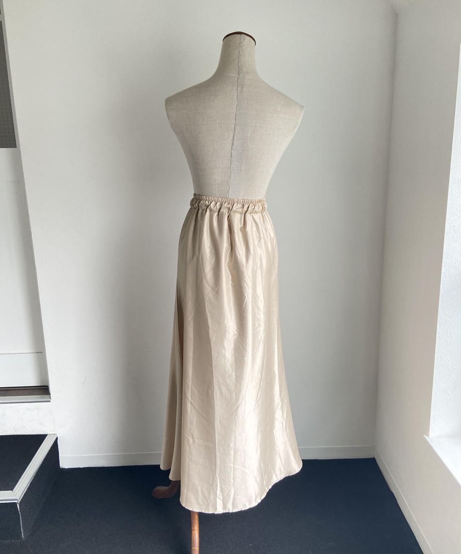 <SL2232728> サテンフレアロングスカート