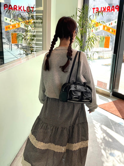 ＜RN2244006＞　リボン刺繍スウェット