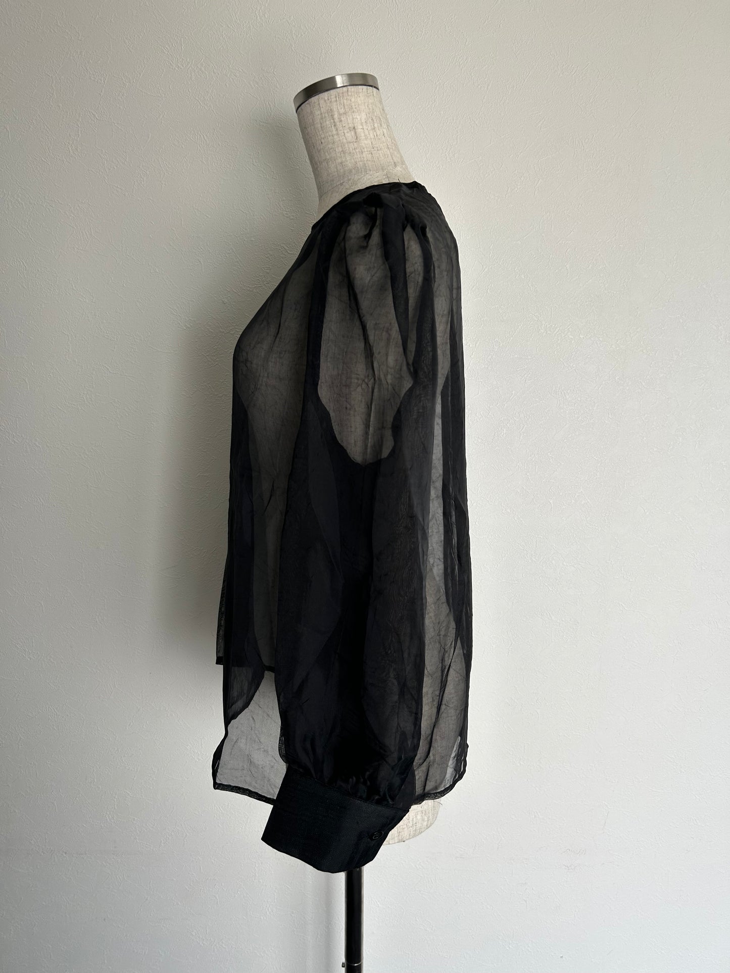 ＜IT2233415＞　シフォンシアーブラウス