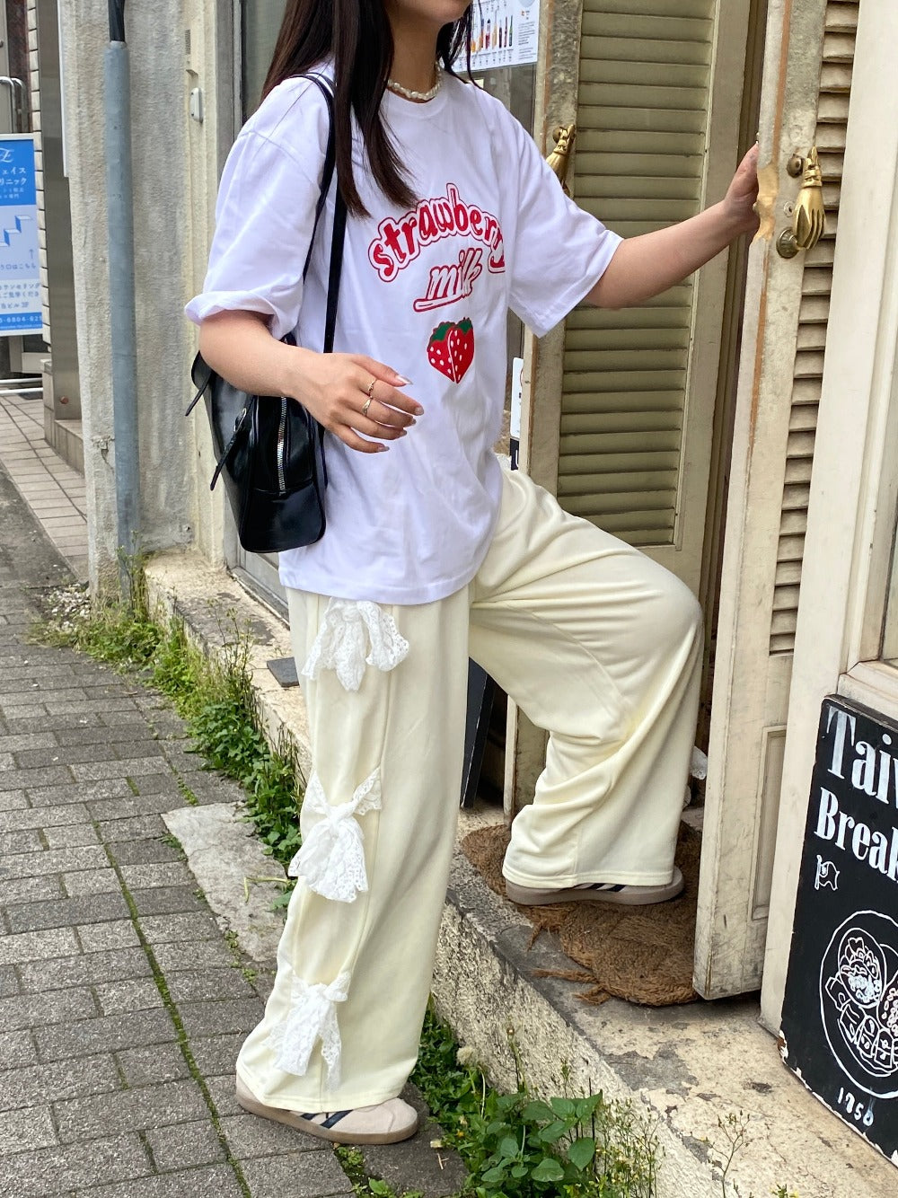 ＜SL2241658＞　strawberry milk tee