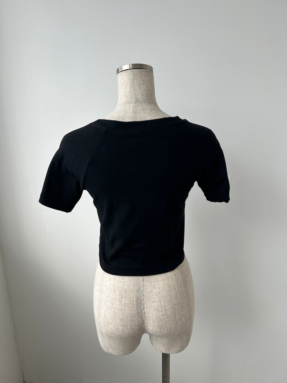※ラスト3点！＜GR2242504＞　バタフライTシャツ