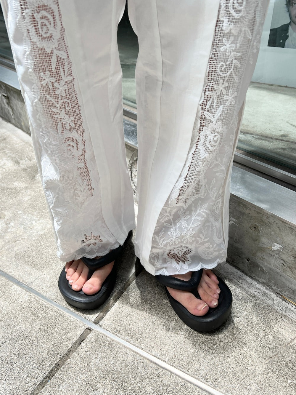 ＜SL2242609＞　レーススリットパンツ