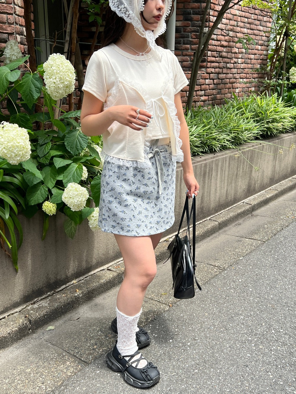 ※残りわずか！＜SL2242603＞　フラワースウェットミニスカート