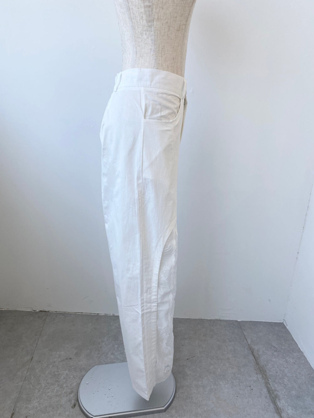 ＜SL2242609＞　レーススリットパンツ