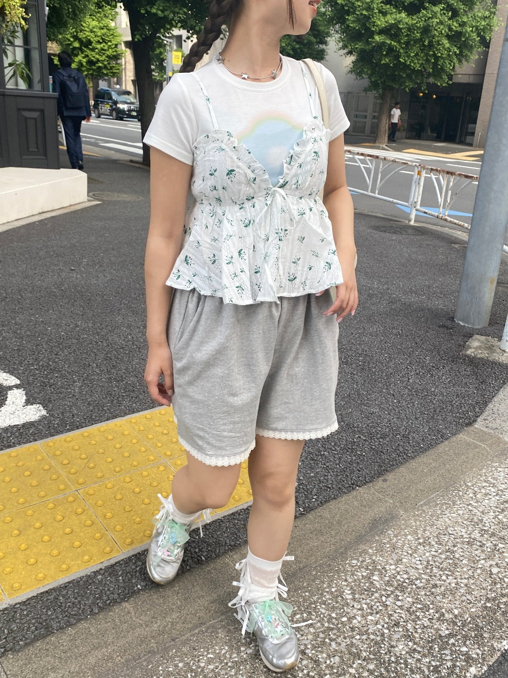 ＜SL2242601＞　フラワーフリルビスチェ