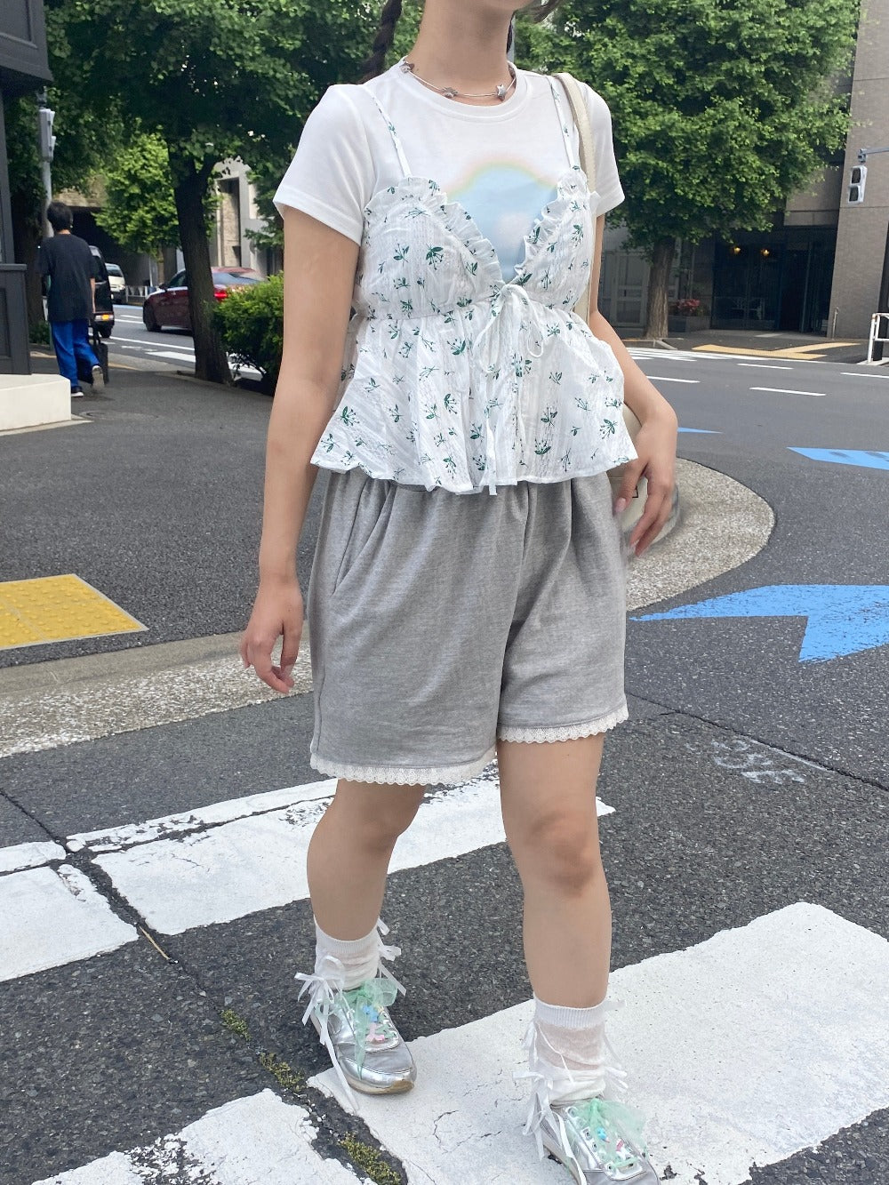 ＜SL2242601＞　フラワーフリルビスチェ