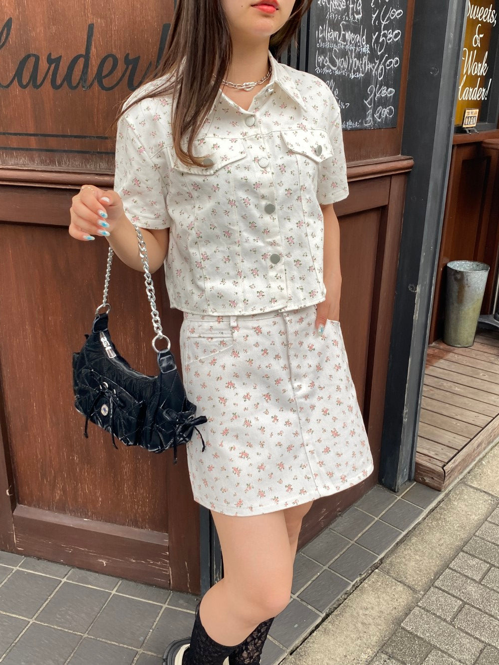 ＜SL2242641＞　小花柄ミニスカート