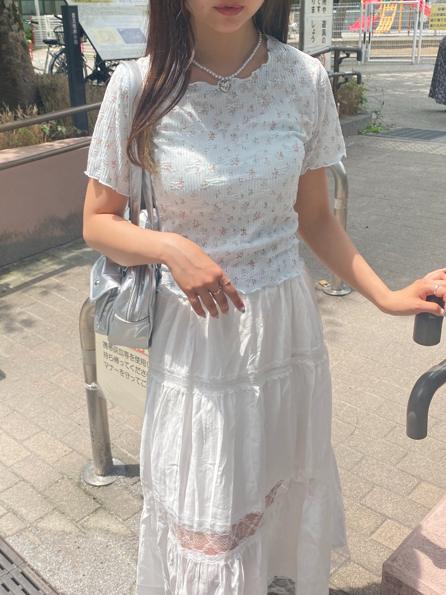 ＜SL2242639＞　flower tee