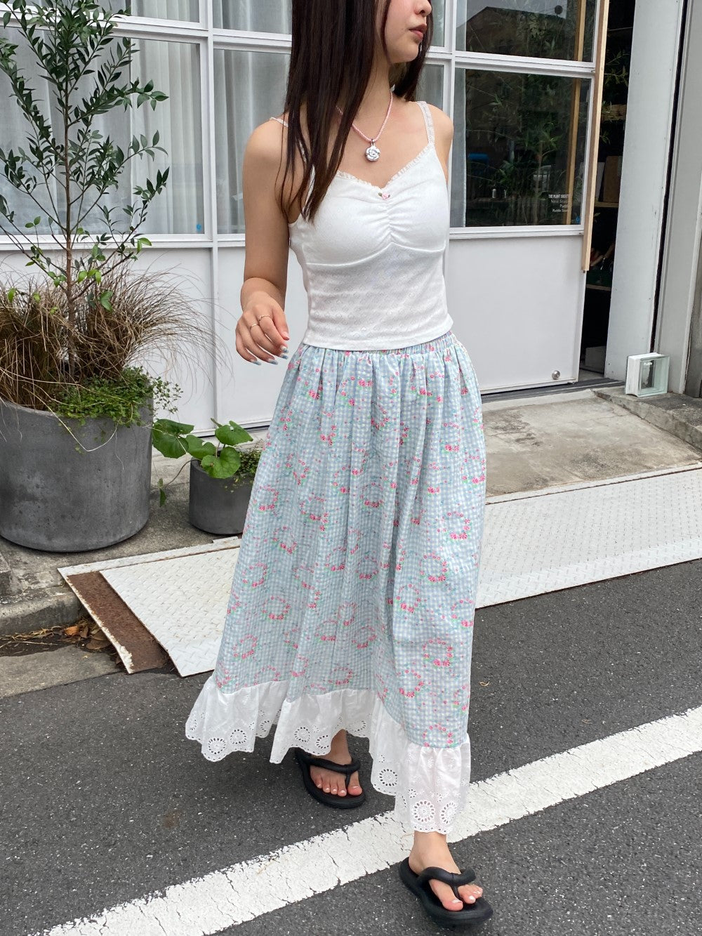 ＜SL2242651＞　フラワーデザインチェックスカート