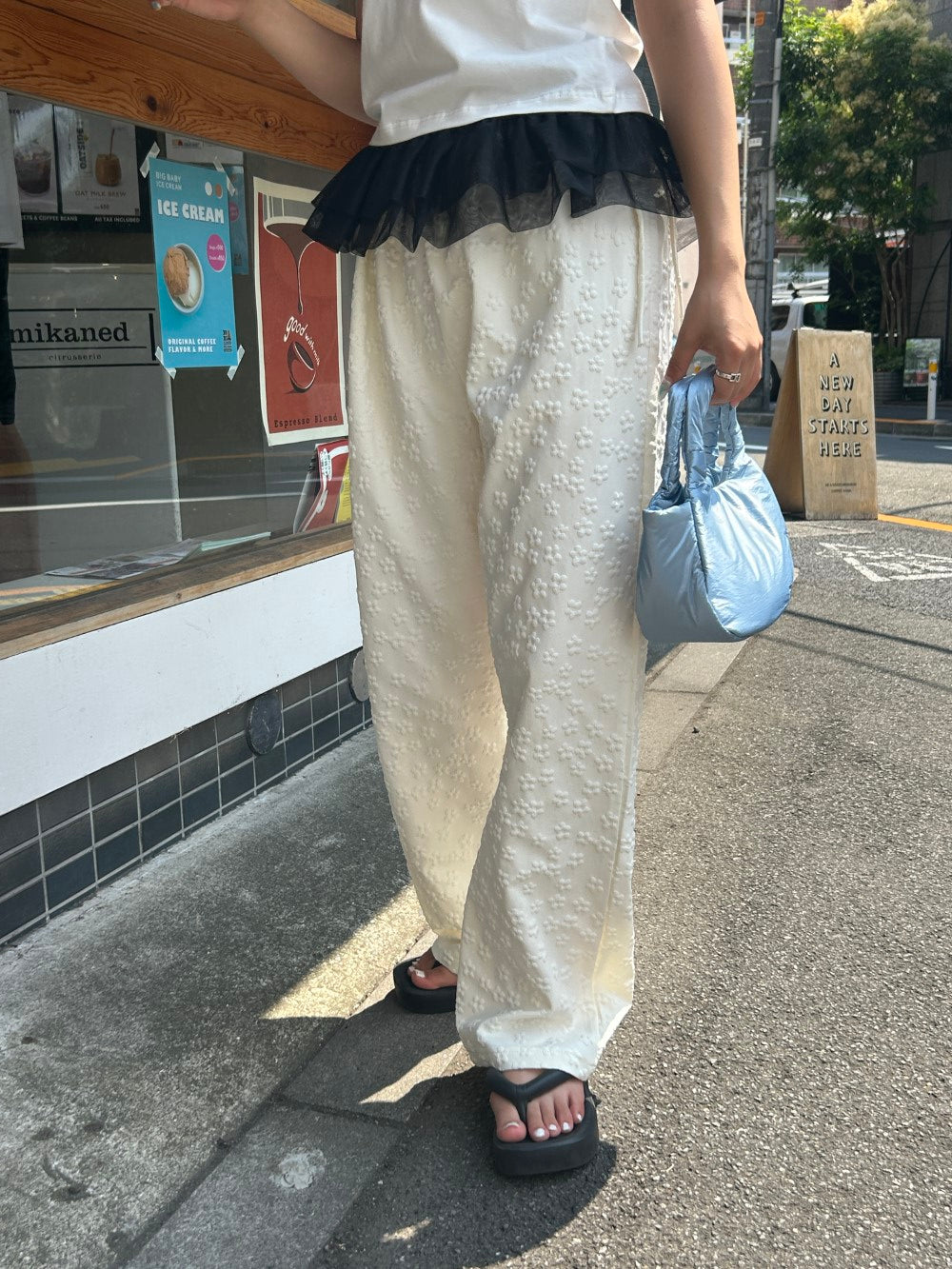 ＜SL2241665＞　フラワーエンボスパンツ