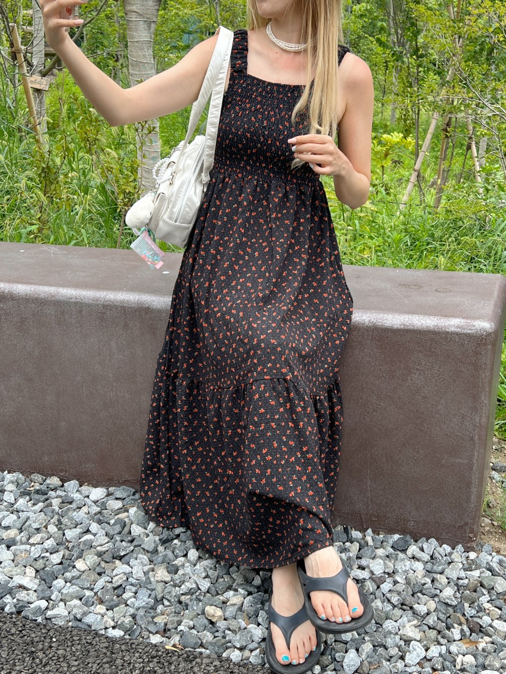 ＜SL2242658＞　小花柄シャーリングロングワンピース