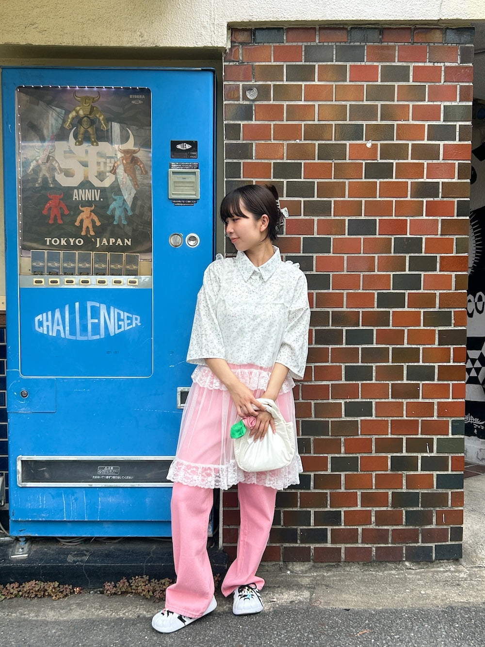＜SL2243607＞　フラワールーズシャツ