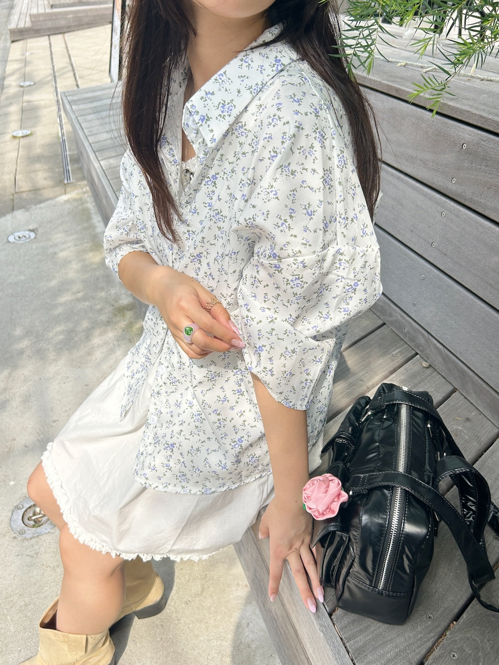 ＜SL2243607＞　フラワールーズシャツ