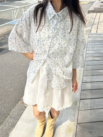 ＜SL2243607＞　フラワールーズシャツ