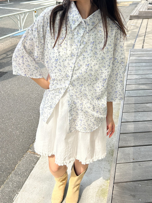 ＜SL2243607＞　フラワールーズシャツ