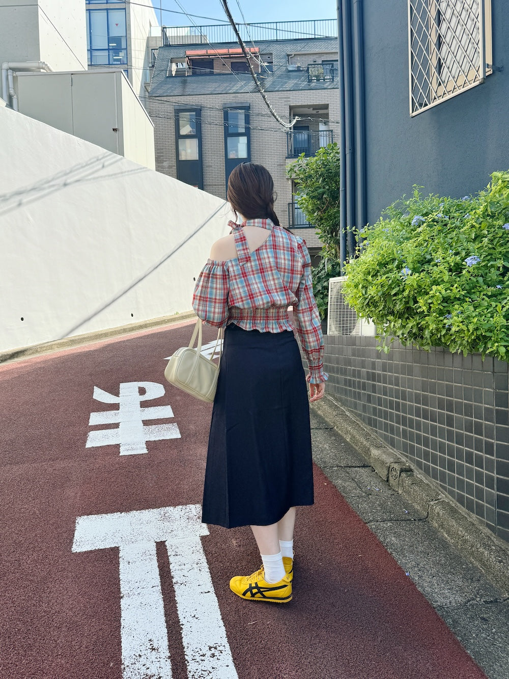 ＜SL2243655＞　ワンショルダーチェックトップス