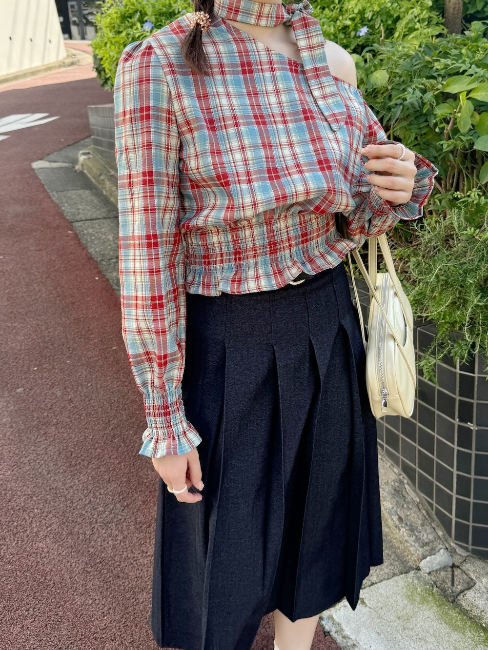 ＜SL2243655＞　ワンショルダーチェックトップス