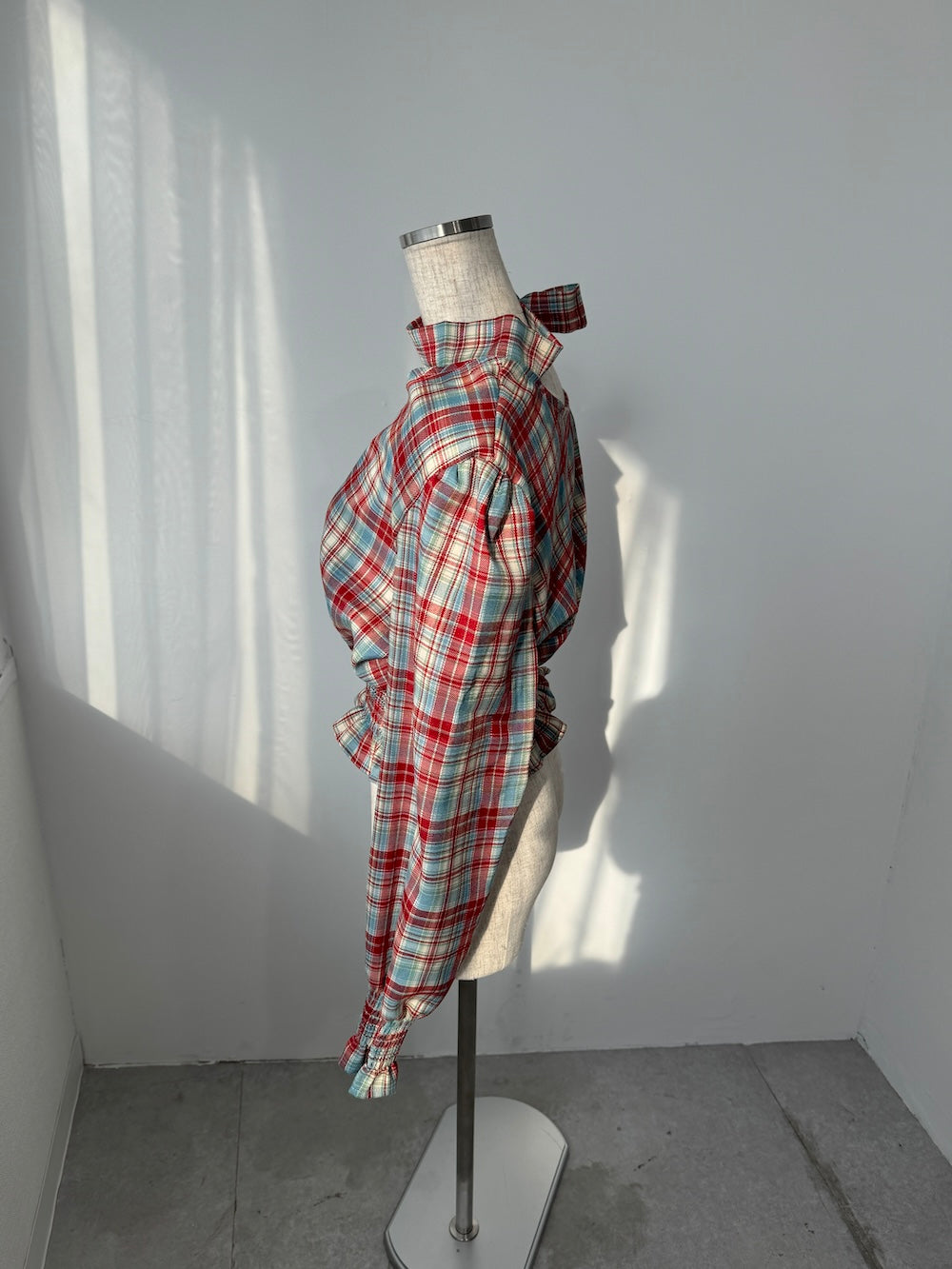 ＜SL2243655＞　ワンショルダーチェックトップス