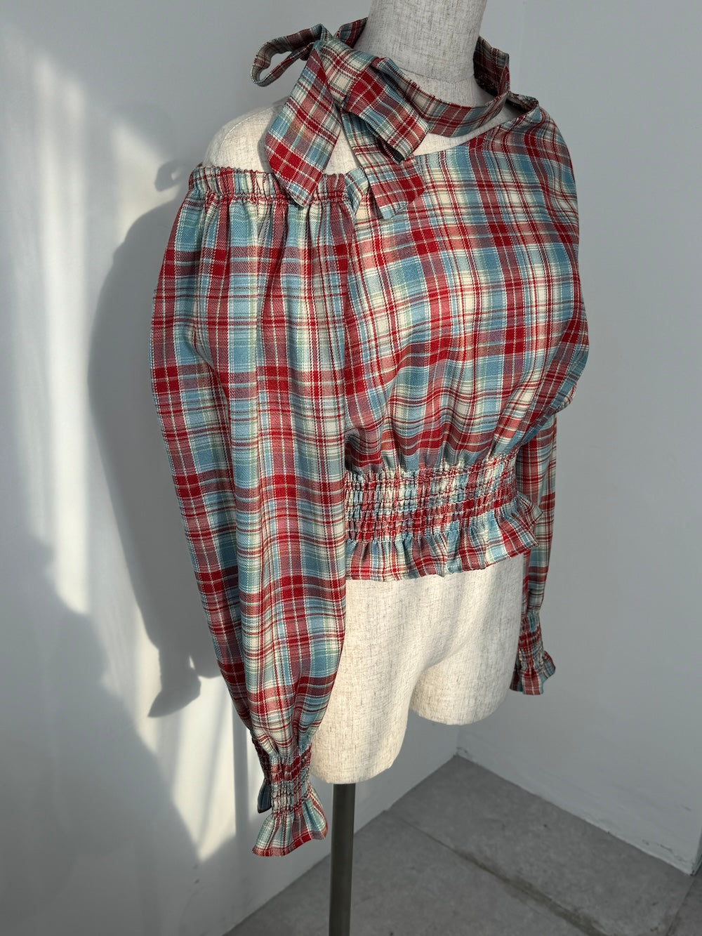 ＜SL2243655＞　ワンショルダーチェックトップス