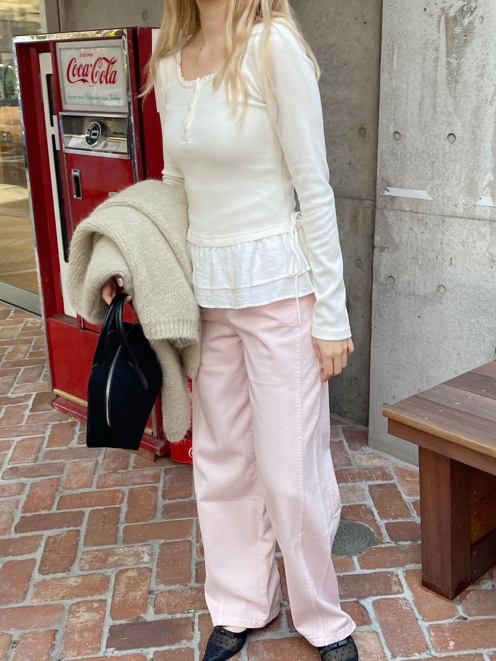 ＜SL2244666＞　ヘンリーネック切り替えフリルチュニック