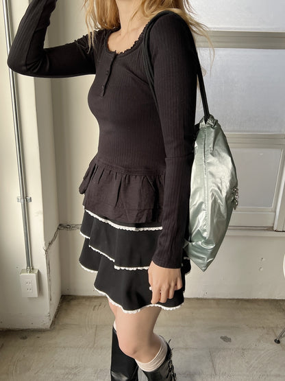 ＜SL2244666＞　ヘンリーネック切り替えフリルチュニック