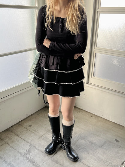 ＜SL2244666＞　ヘンリーネック切り替えフリルチュニック