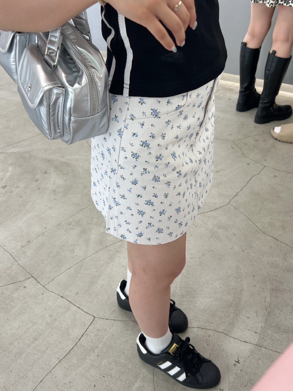 ＜SL2242641＞　小花柄ミニスカート
