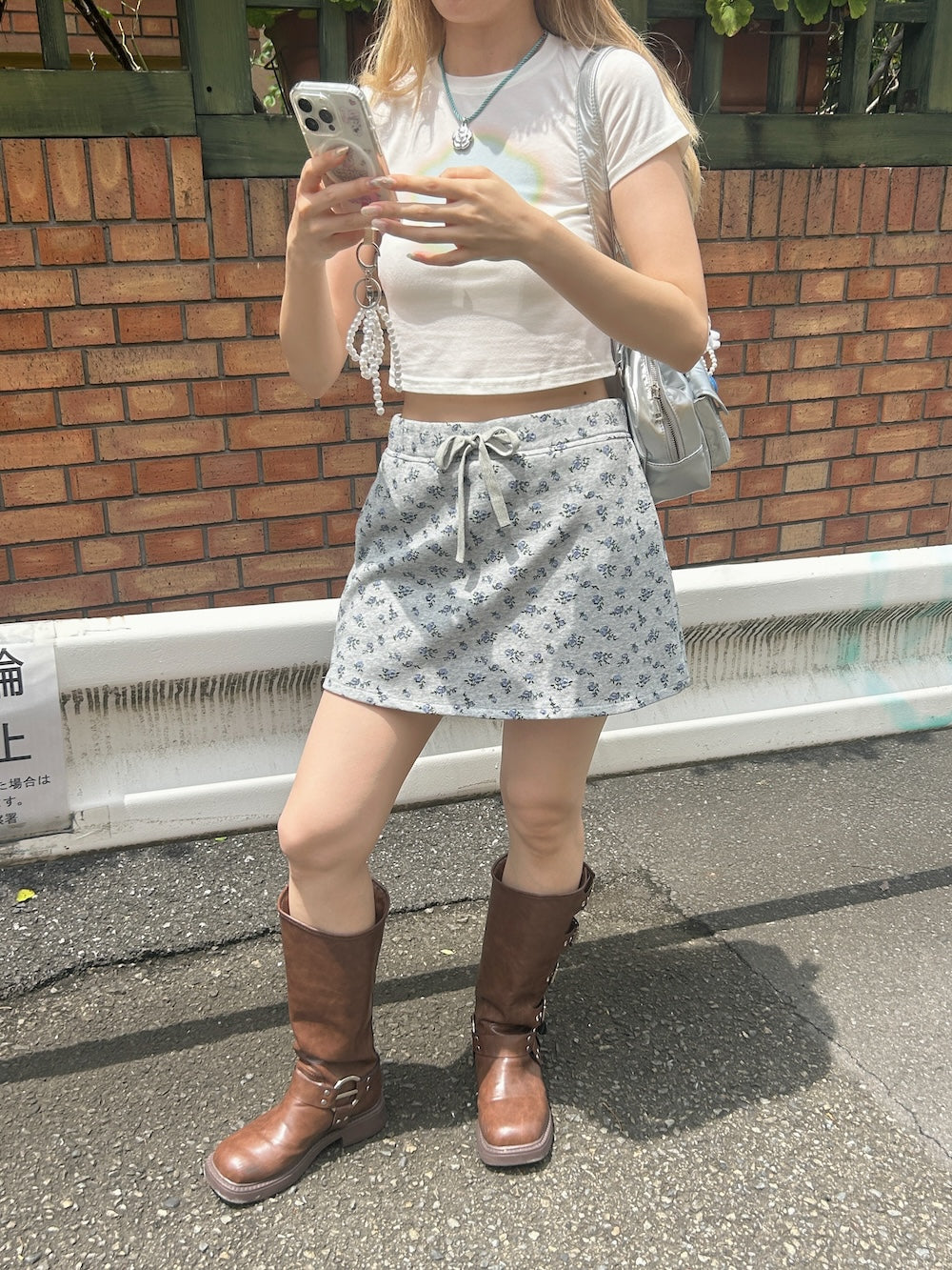 ※残りわずか！＜SL2242603＞　フラワースウェットミニスカート