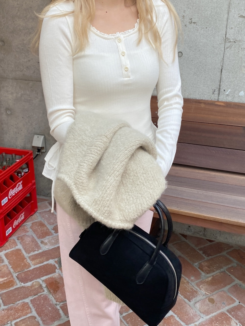 ＜SL2244666＞　ヘンリーネック切り替えフリルチュニック