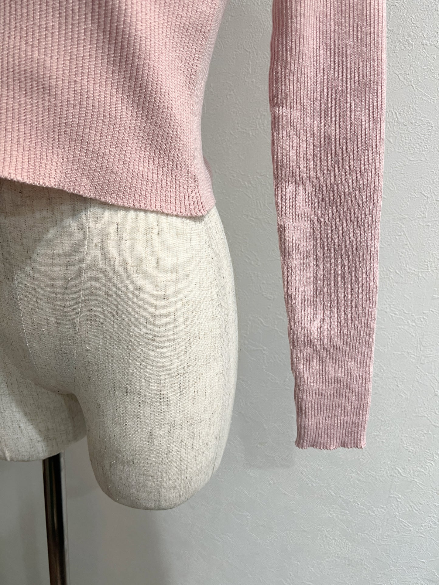 ＜QU2234210＞　リボンクロップドT
