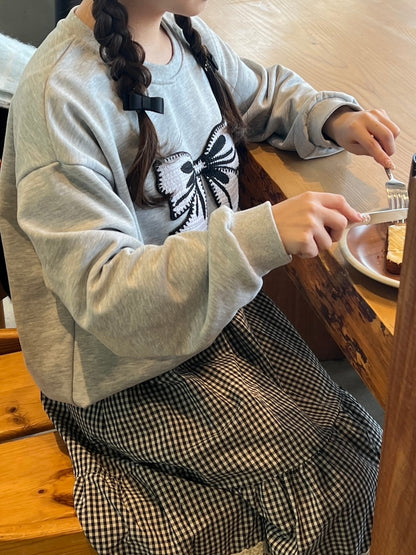 ＜RN2244006＞　リボン刺繍スウェット