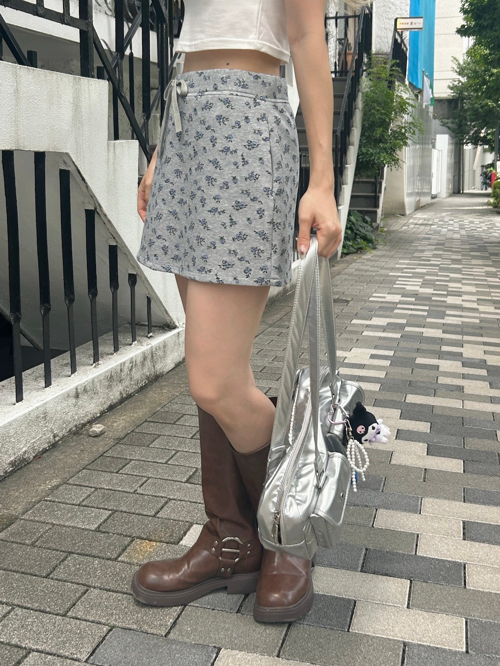 ※残りわずか！＜SL2242603＞　フラワースウェットミニスカート